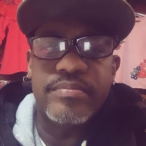 Meet your Posher, Valentin